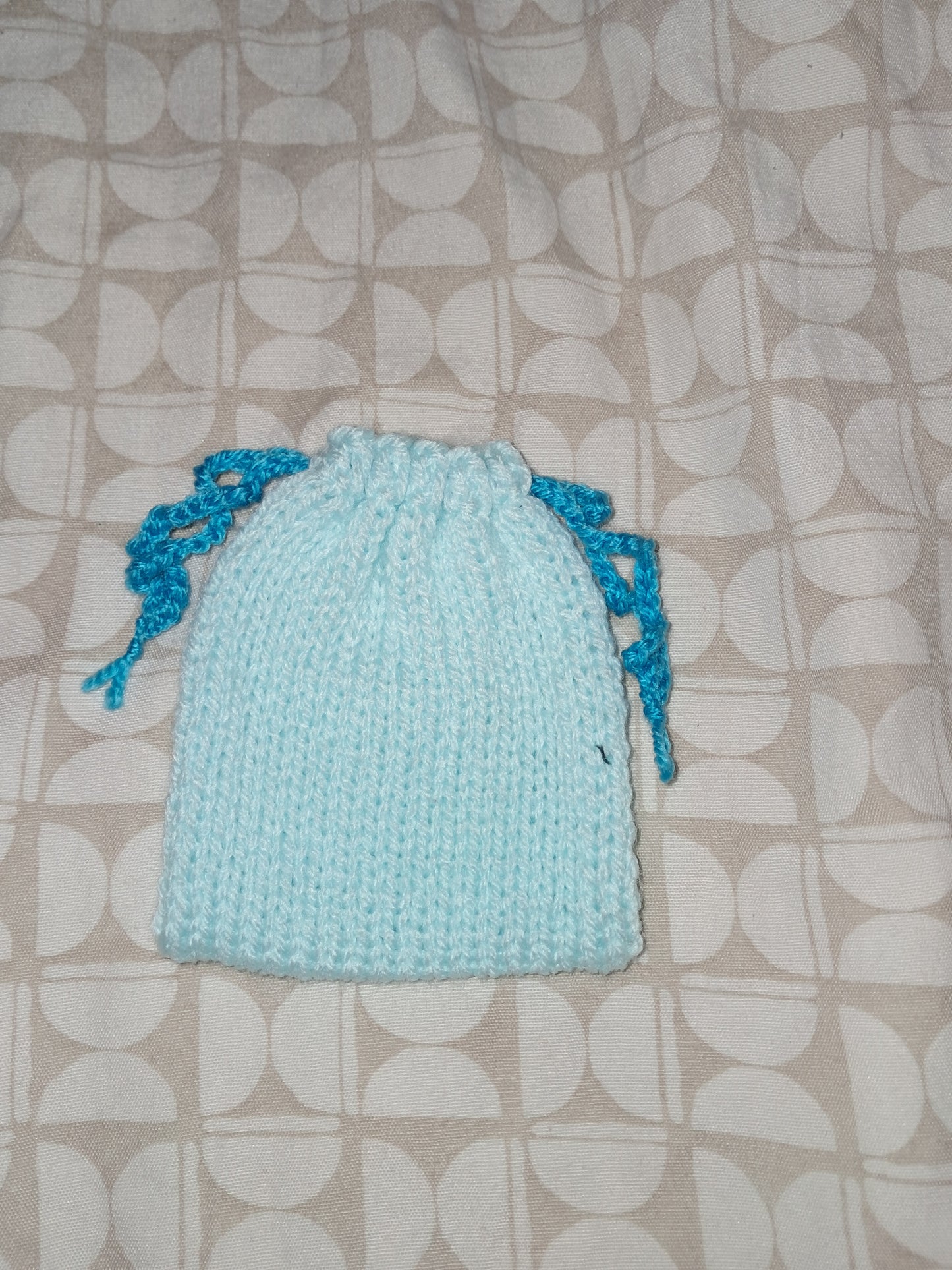 Knitted pouch