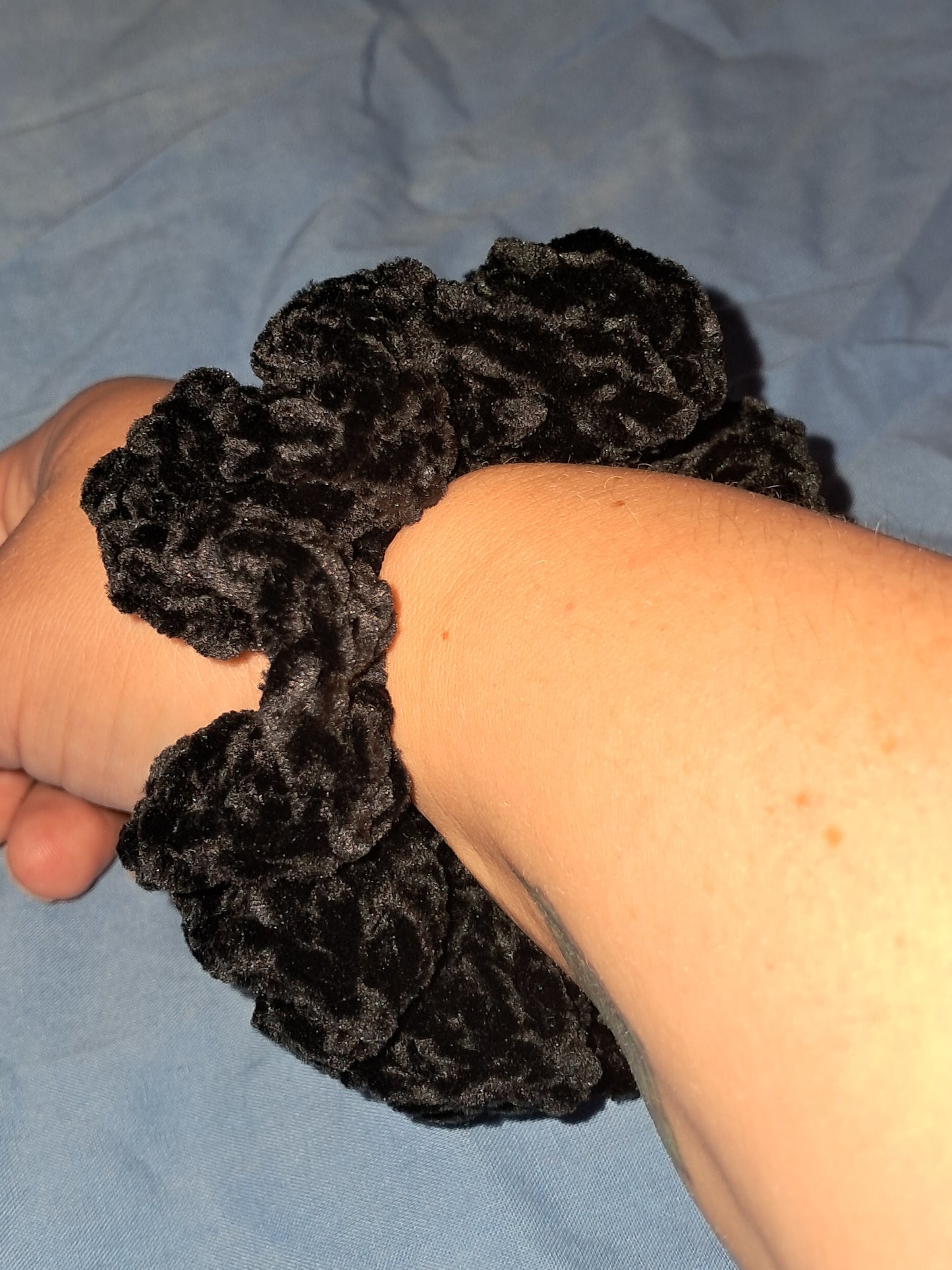 Crochet scrunchie