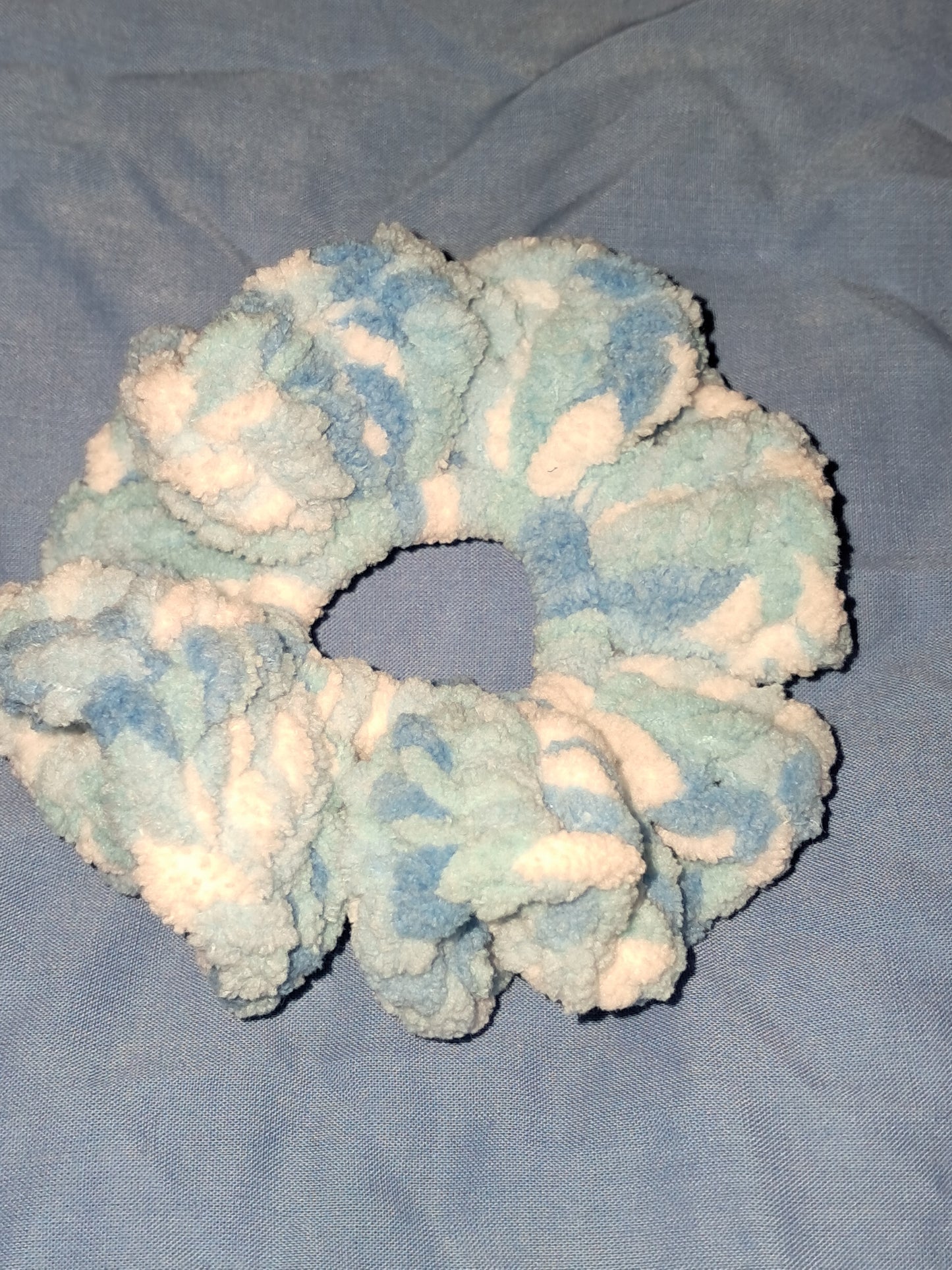 Crochet scrunchie