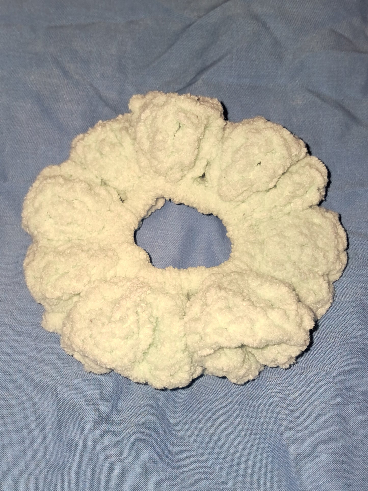 Crochet scrunchie