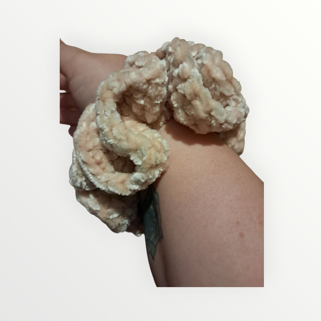 Crochet scrunchie