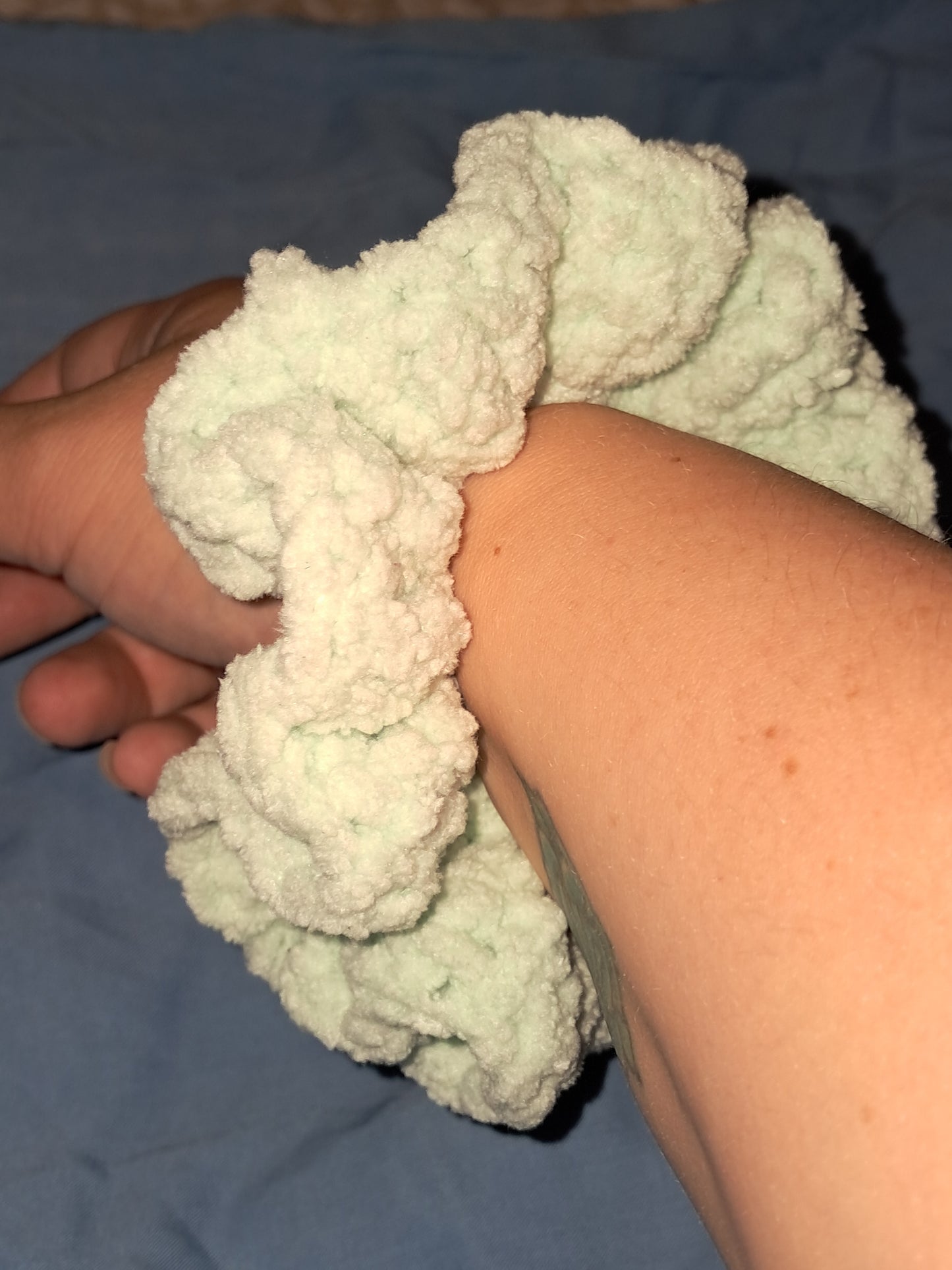 Crochet scrunchie